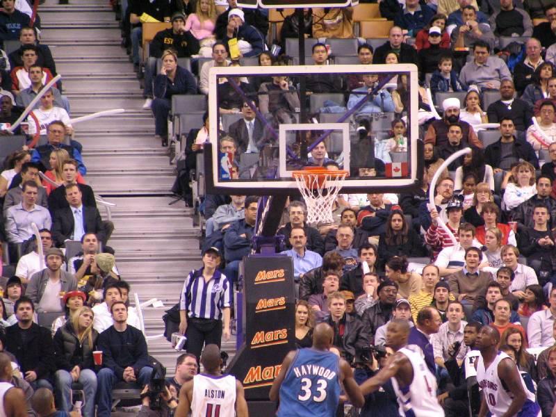 Raptors - 02.04.2005 175.jpg